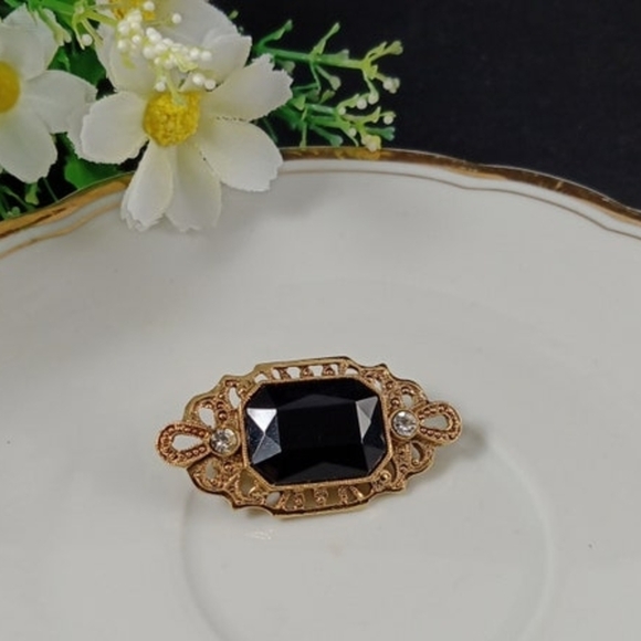 Elegant Black and Gold Brooch - Picture 1 of 5